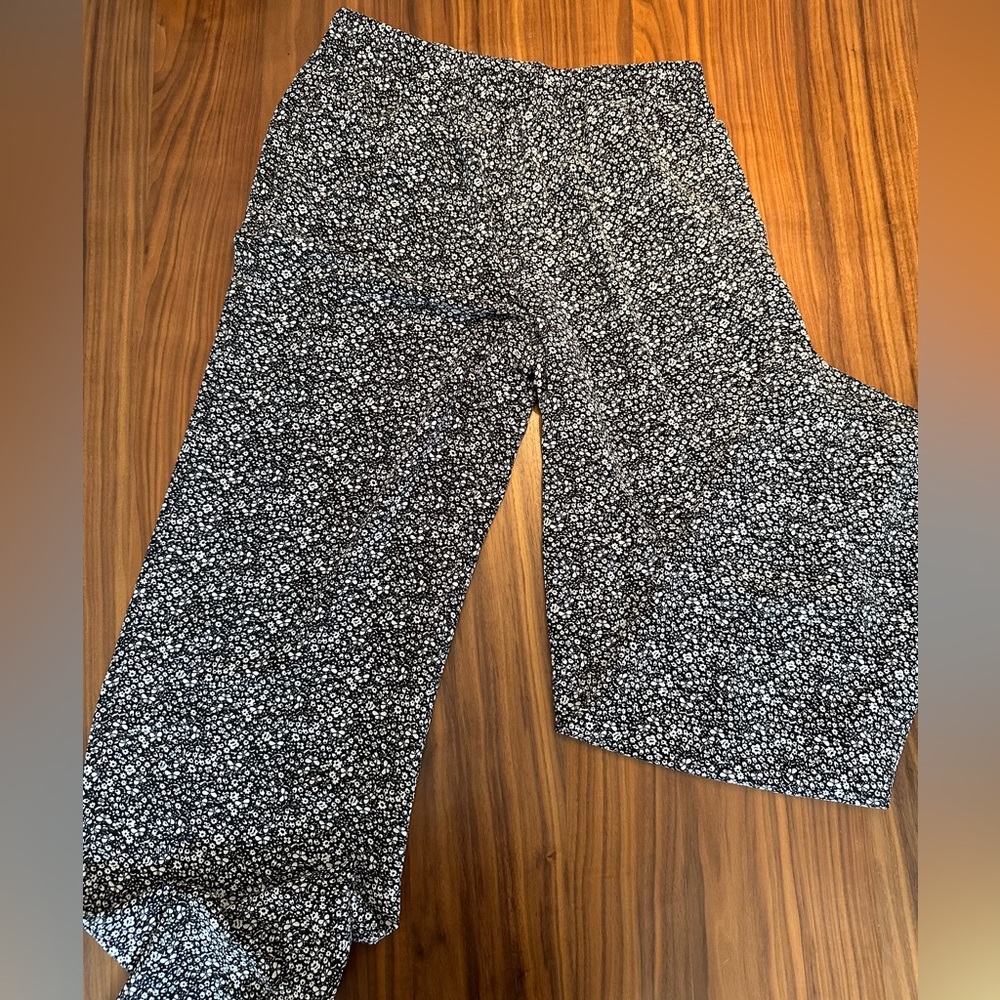 Michael Kors | Size: M | Floral chiffon straight / Wide leg pant